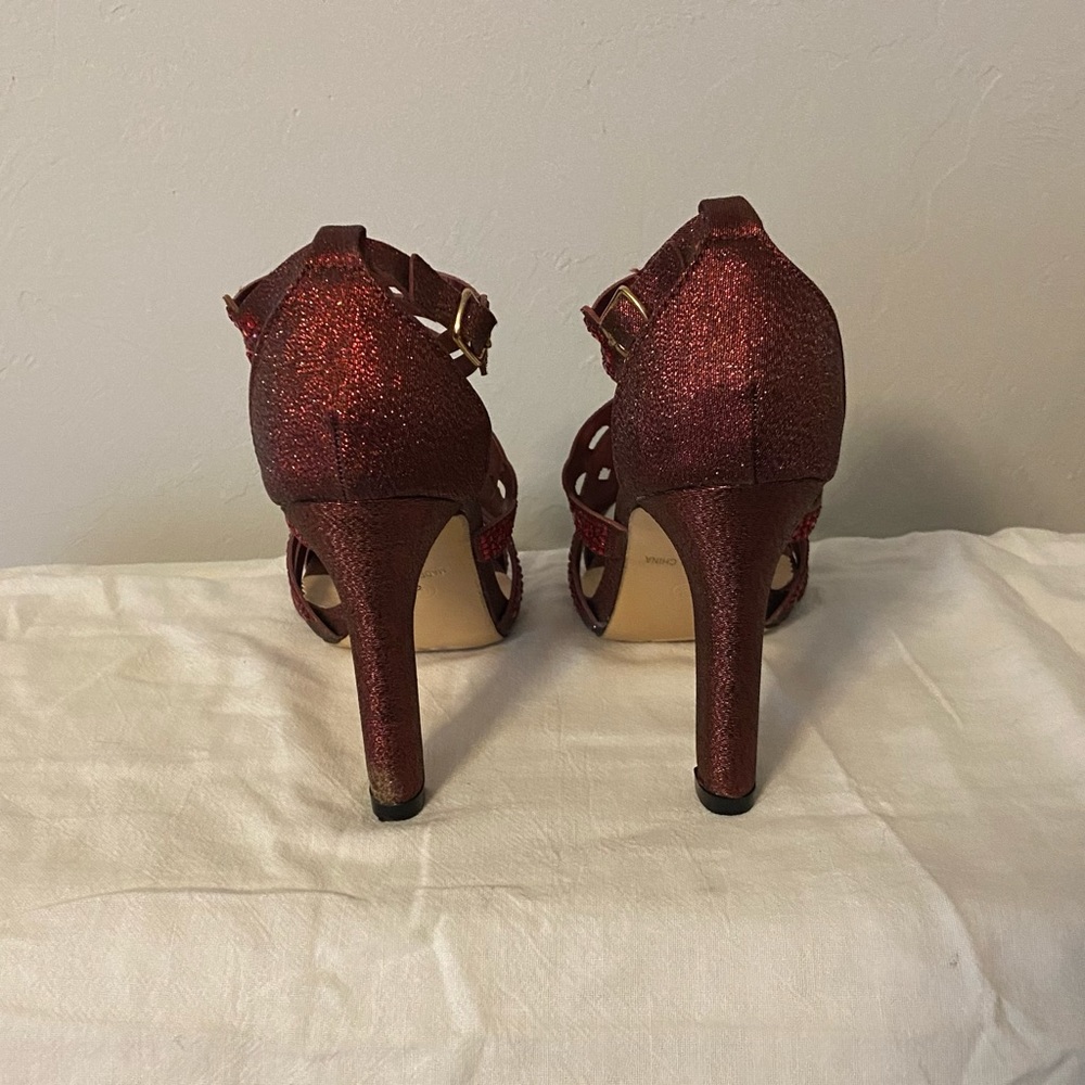 Red glitter Heels - Picture 3 of 4